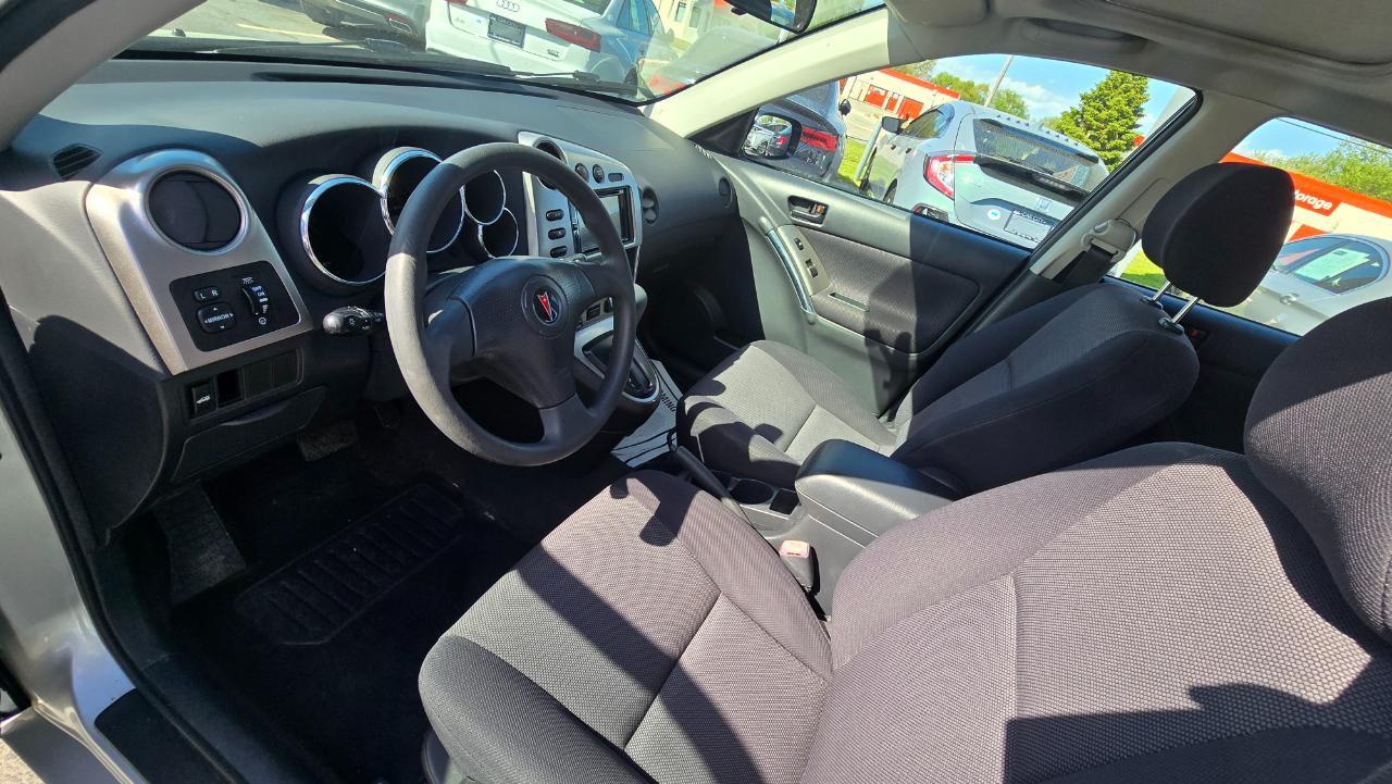 Pontiac Vibe Base 2004