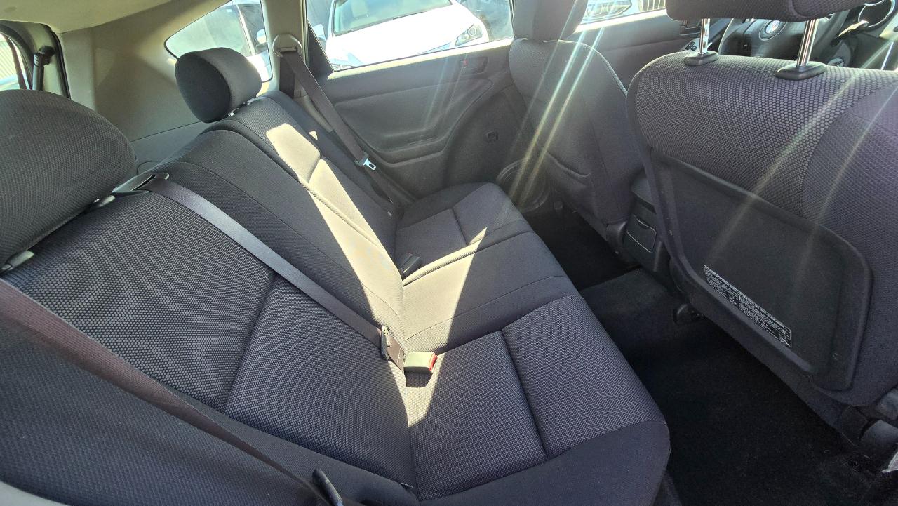 Pontiac Vibe Base 2004