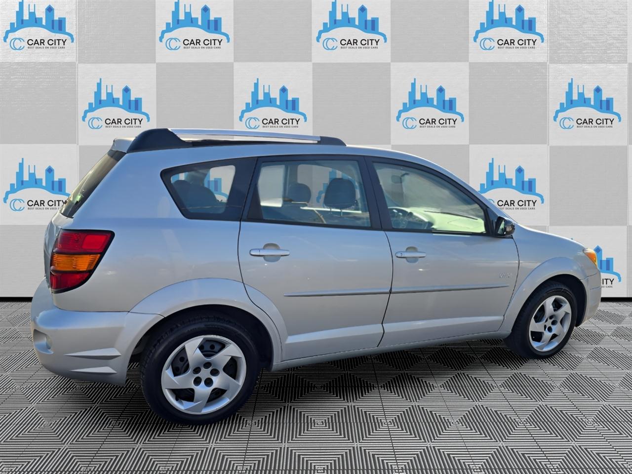 Pontiac Vibe Base 2004