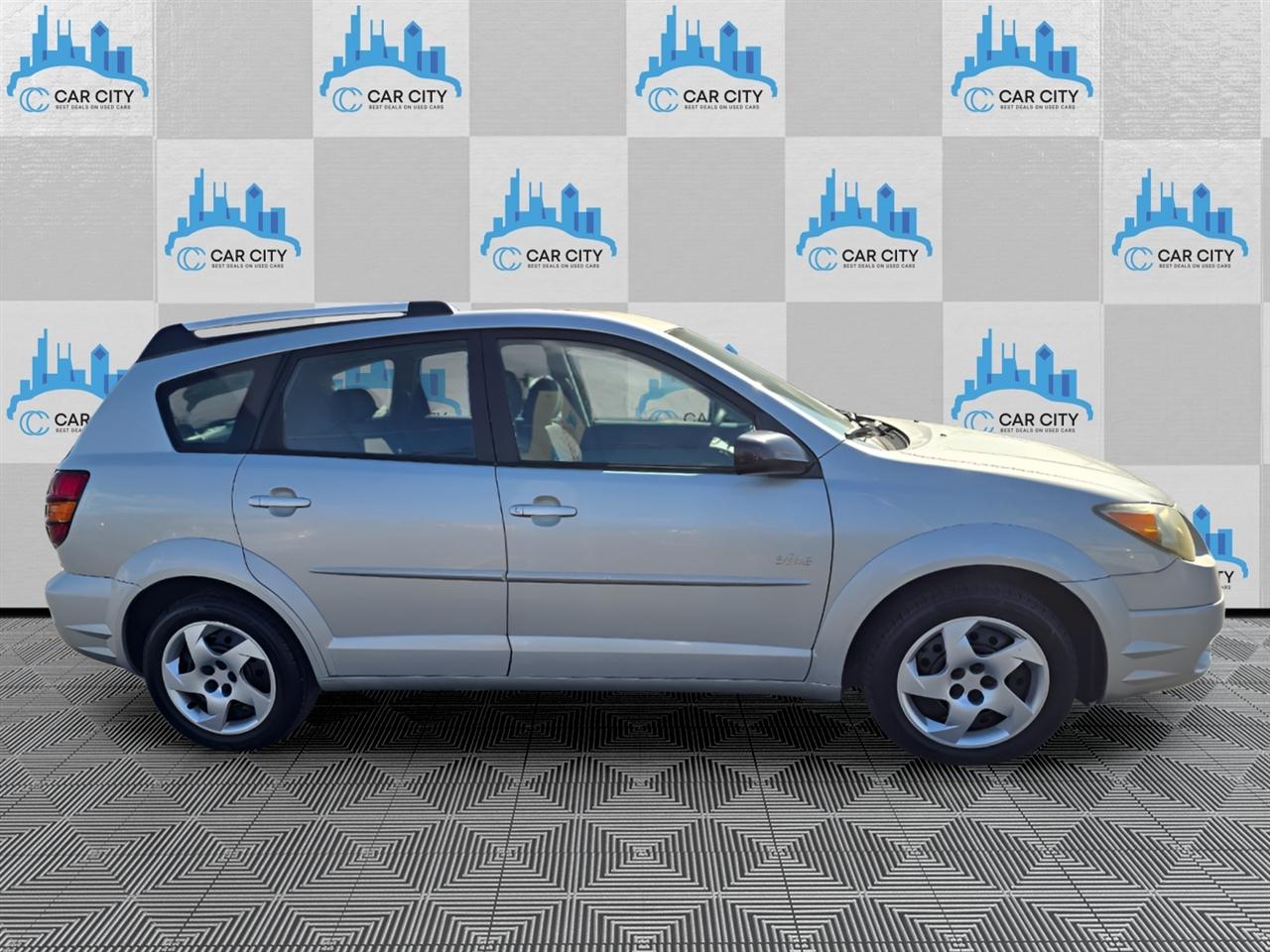 Pontiac Vibe Base 2004