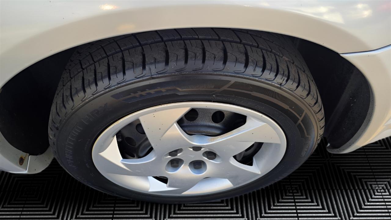 Pontiac Vibe Base 2004
