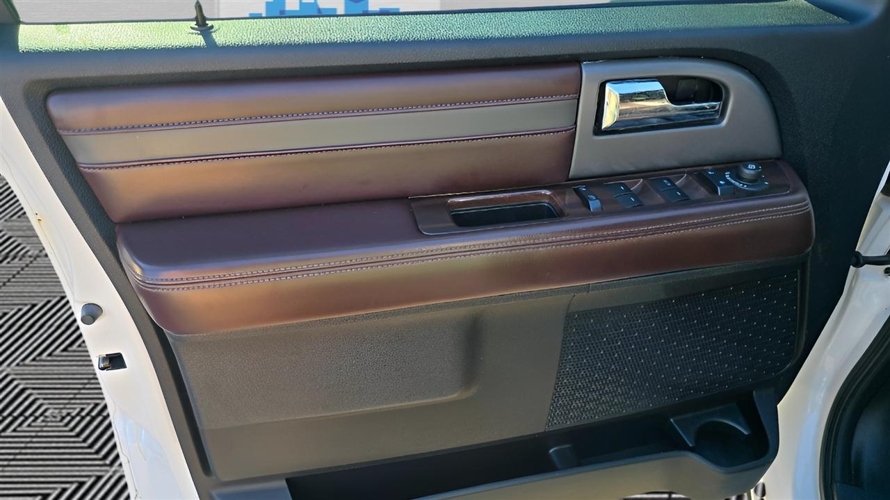 Ford Expedition Platinum 4WD 2016