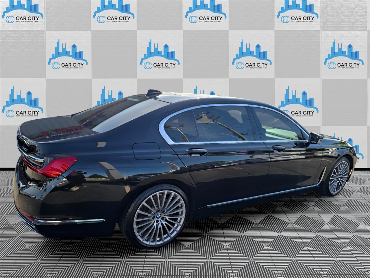 BMW 7-Series 740i xDrive 2022