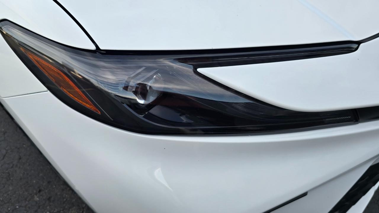 Toyota Camry Hybrid XLE 2025