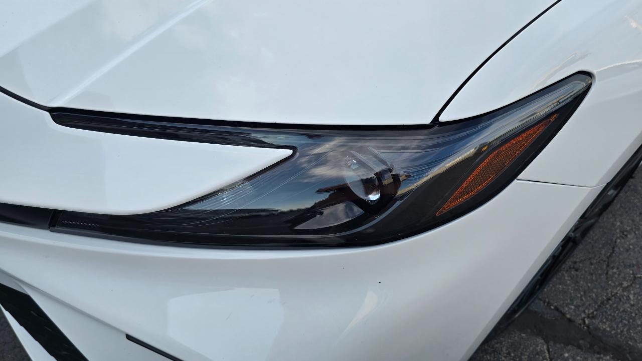 Toyota Camry Hybrid XLE 2025