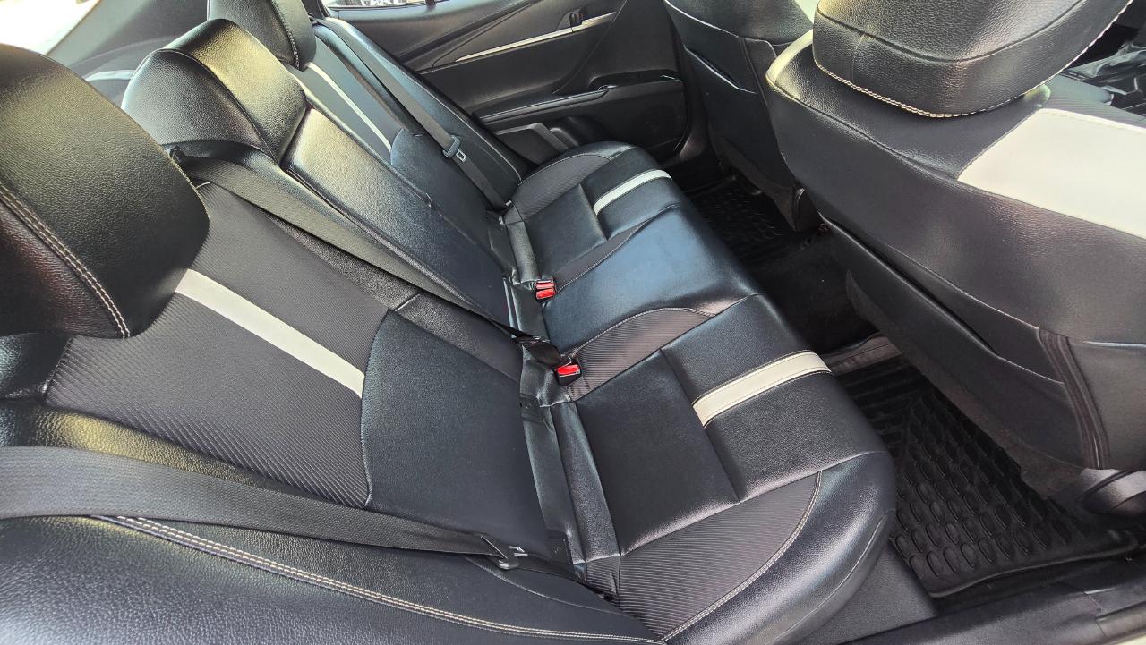 Toyota Camry Hybrid XLE 2025