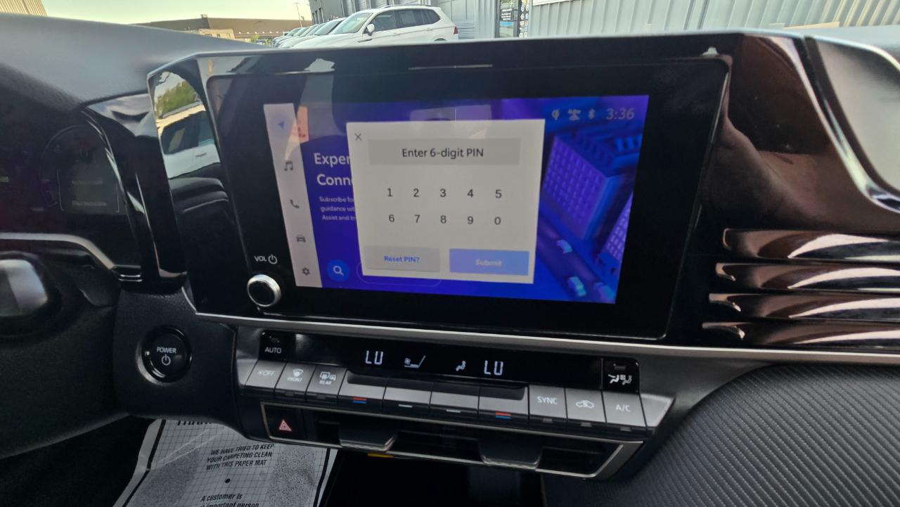 Toyota Camry Hybrid XLE 2025