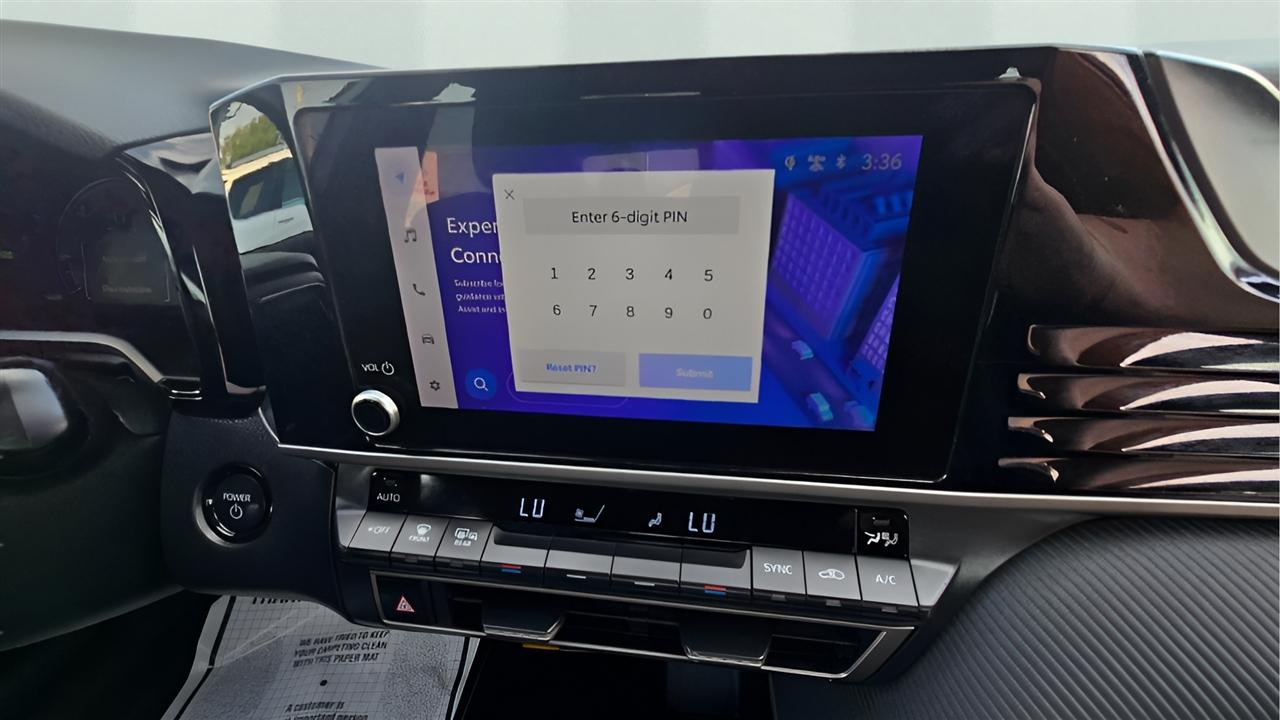 Toyota Camry Hybrid XLE 2025