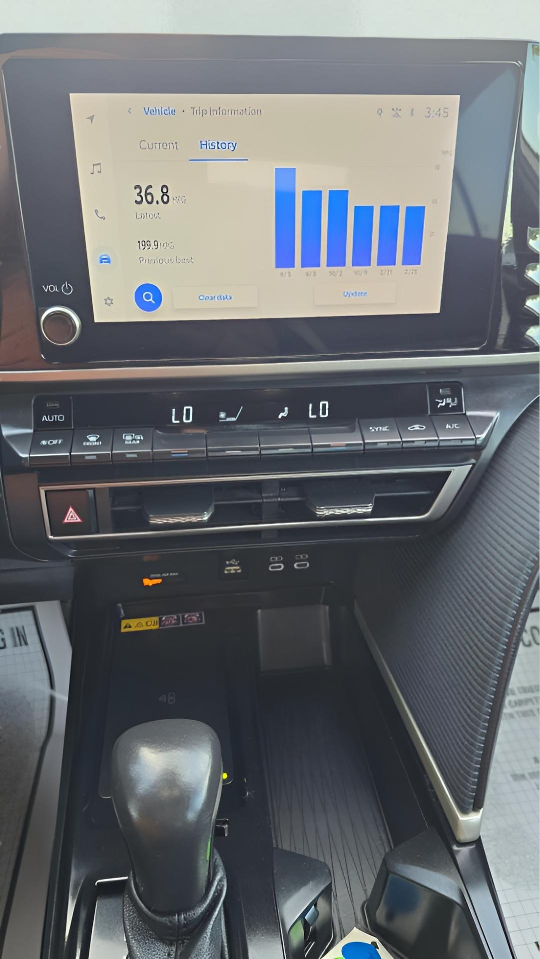 Toyota Camry Hybrid XLE 2025