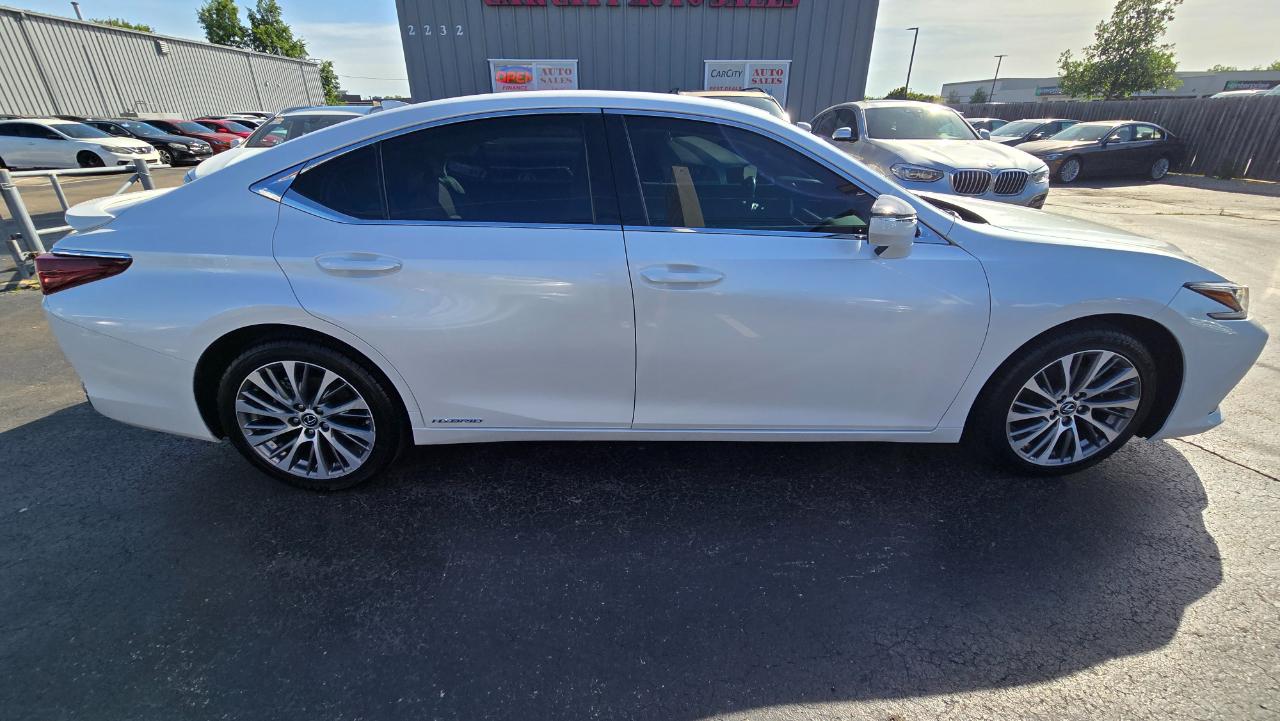 Lexus ES 300h Premium 2020