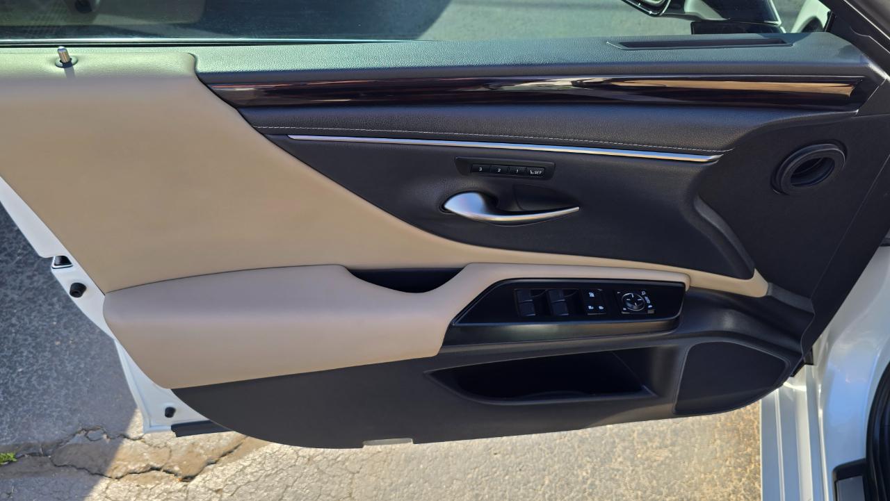 Lexus ES 300h Premium 2020