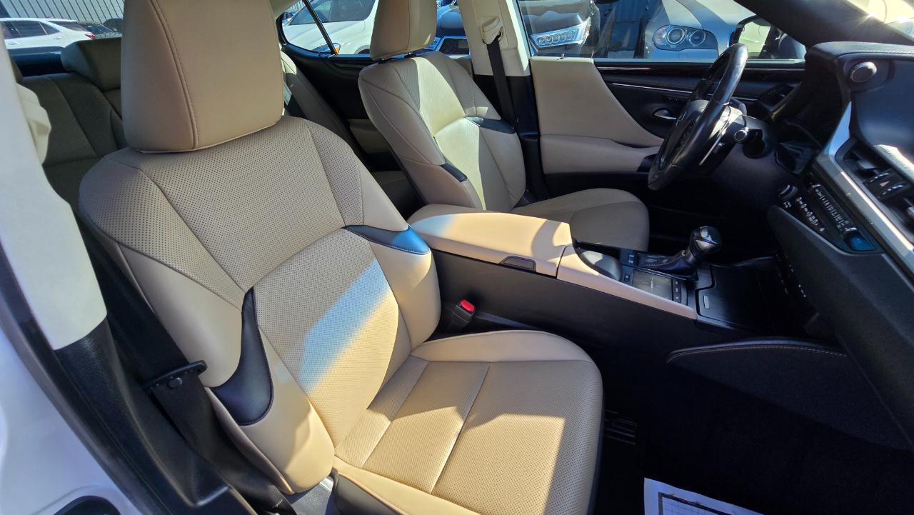 Lexus ES 300h Premium 2020