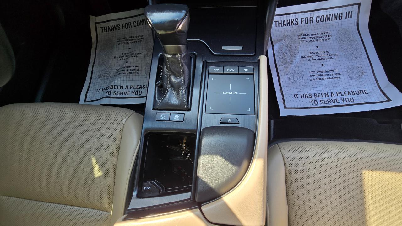 Lexus ES 300h Premium 2020
