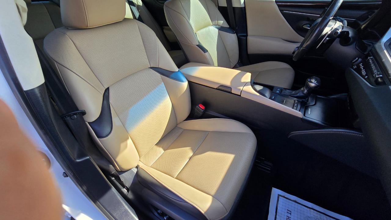 Lexus ES 300h Premium 2020