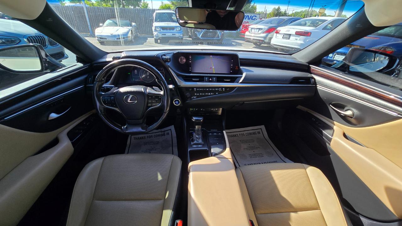 Lexus ES 300h Premium 2020