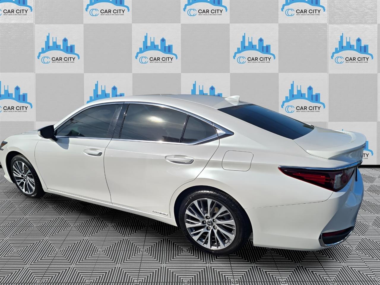Lexus ES 300h Premium 2020