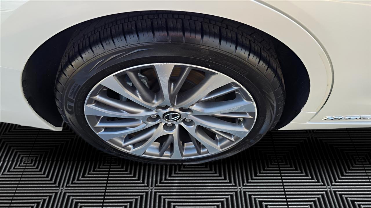 Lexus ES 300h Premium 2020