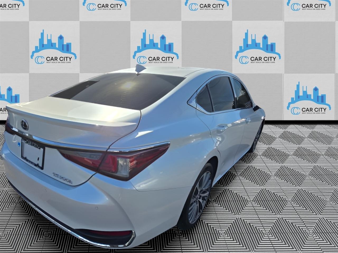 Lexus ES 300h Premium 2020