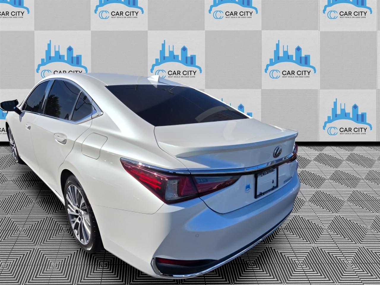 Lexus ES 300h Premium 2020