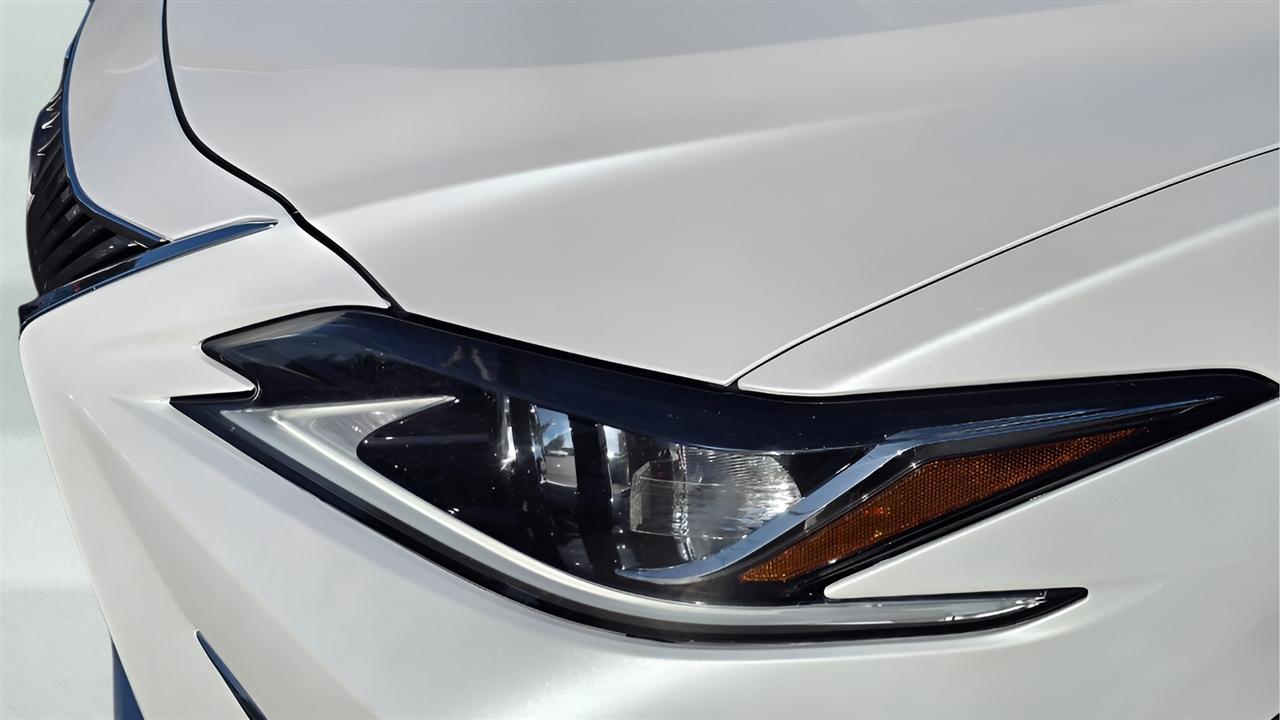 Lexus ES 300h Premium 2020