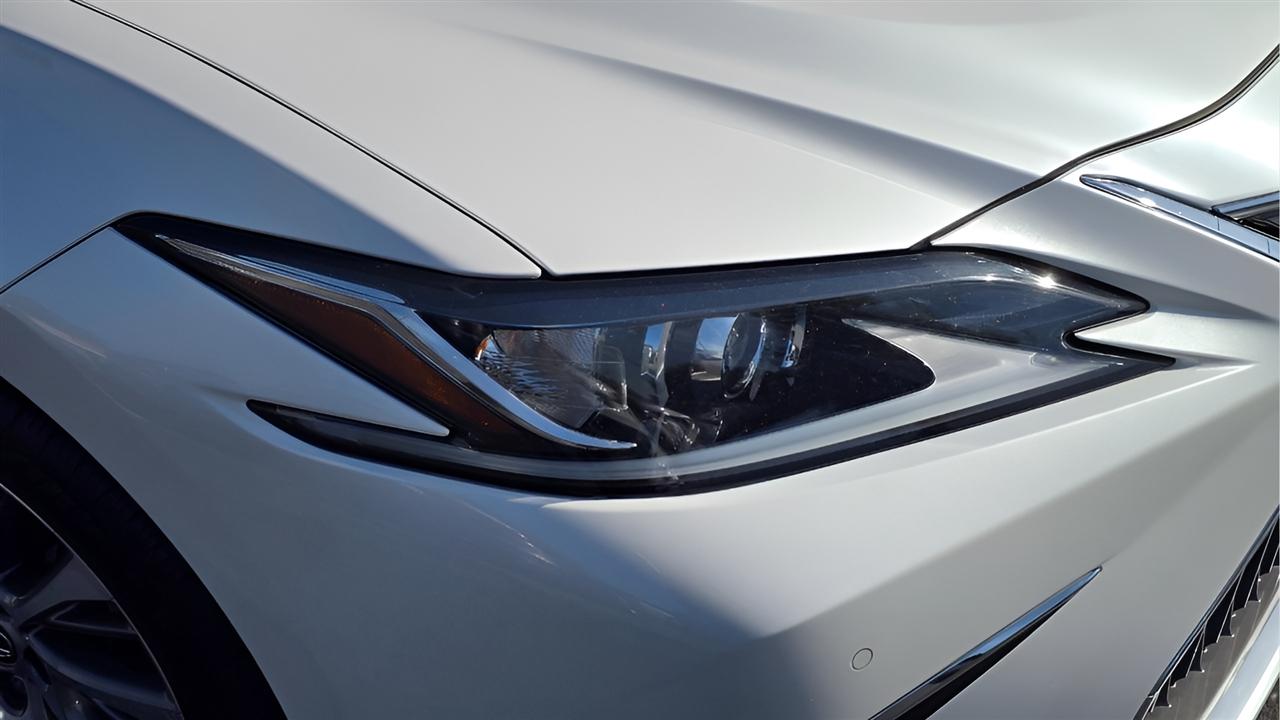 Lexus ES 300h Premium 2020