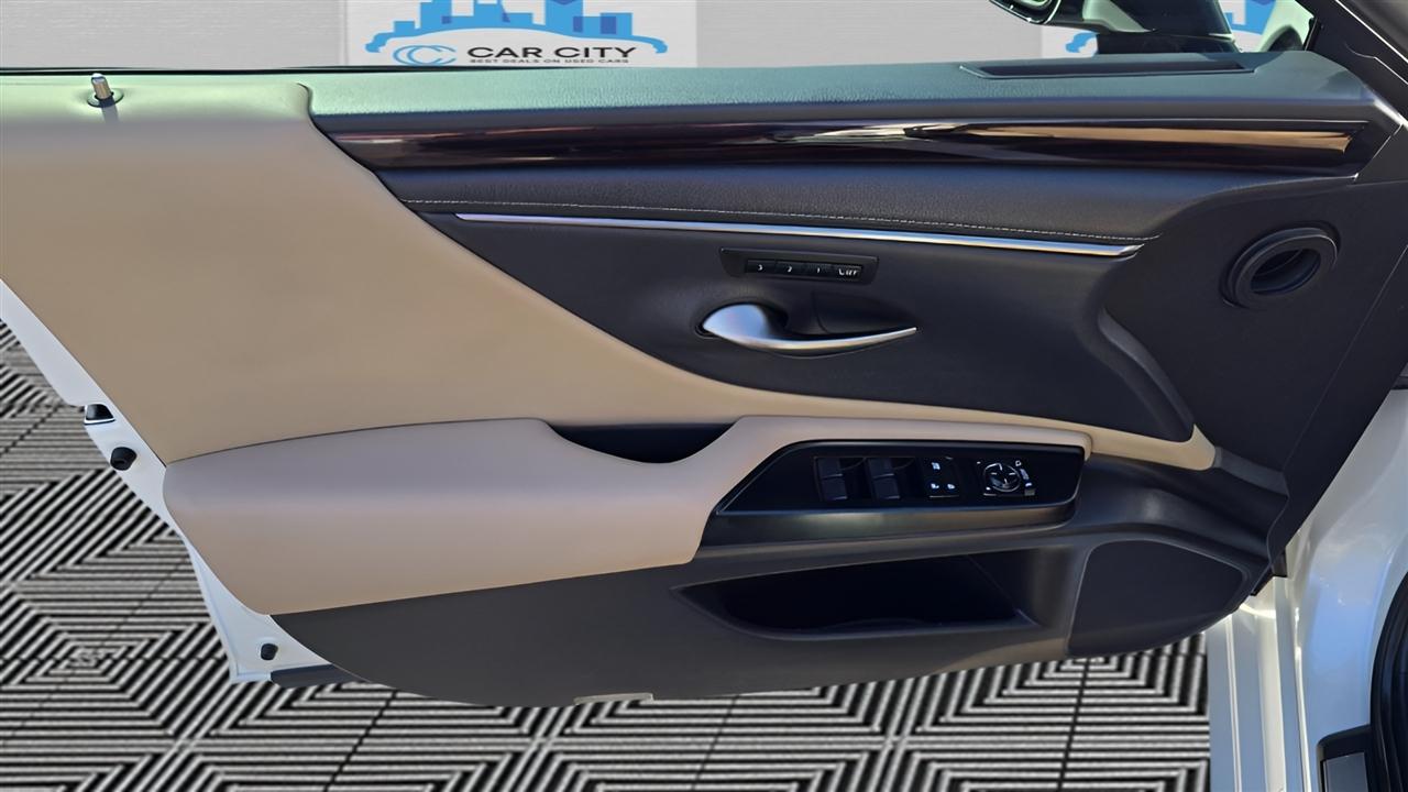 Lexus ES 300h Premium 2020