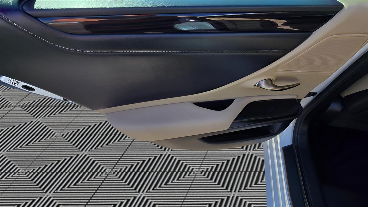 Lexus ES 300h Premium 2020