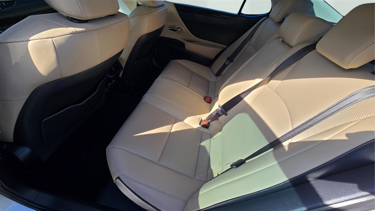 Lexus ES 300h Premium 2020