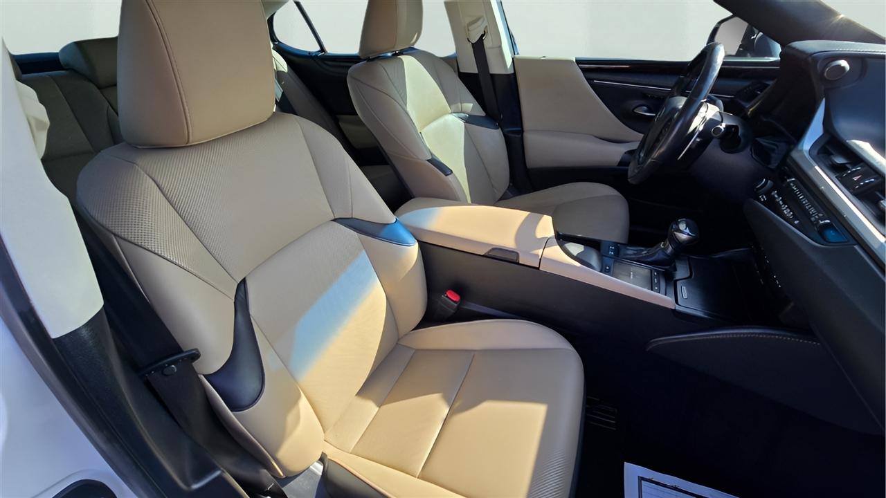 Lexus ES 300h Premium 2020