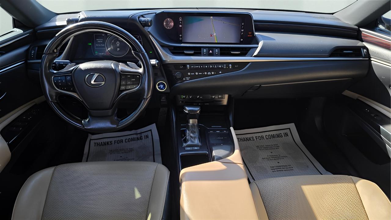 Lexus ES 300h Premium 2020