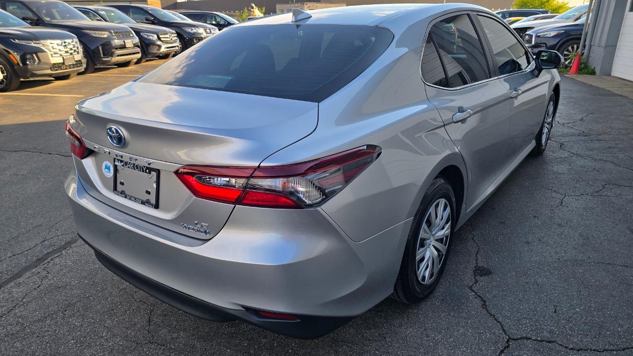Toyota Camry Hybrid LE 2022