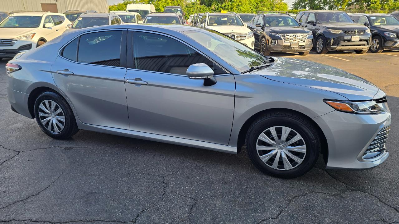 Toyota Camry Hybrid LE 2022