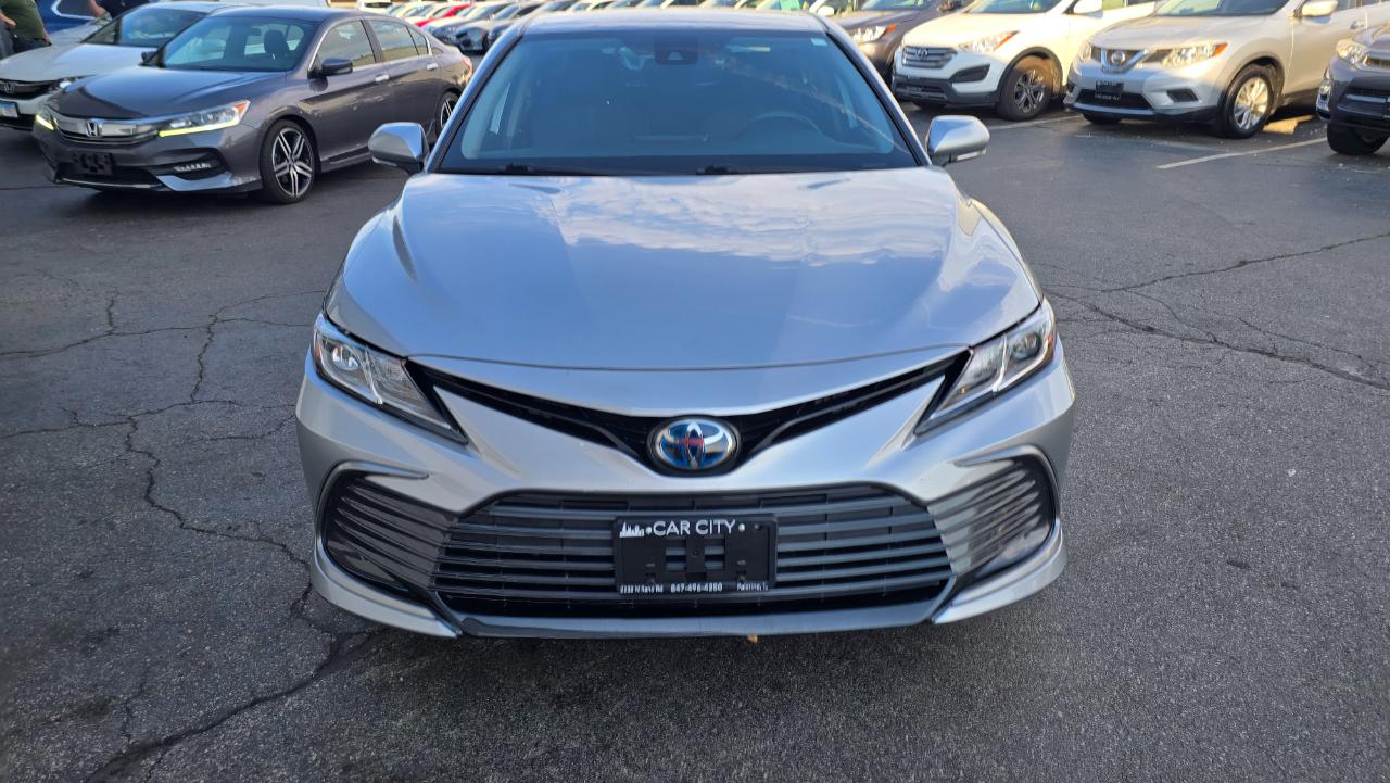 Toyota Camry Hybrid LE 2022