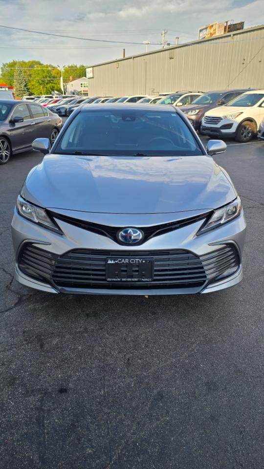 Toyota Camry Hybrid LE 2022