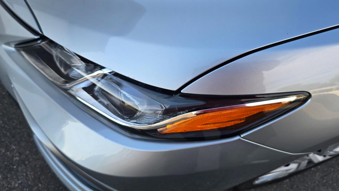 Toyota Camry Hybrid LE 2022