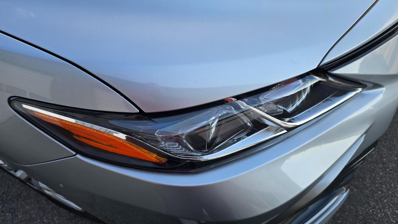 Toyota Camry Hybrid LE 2022