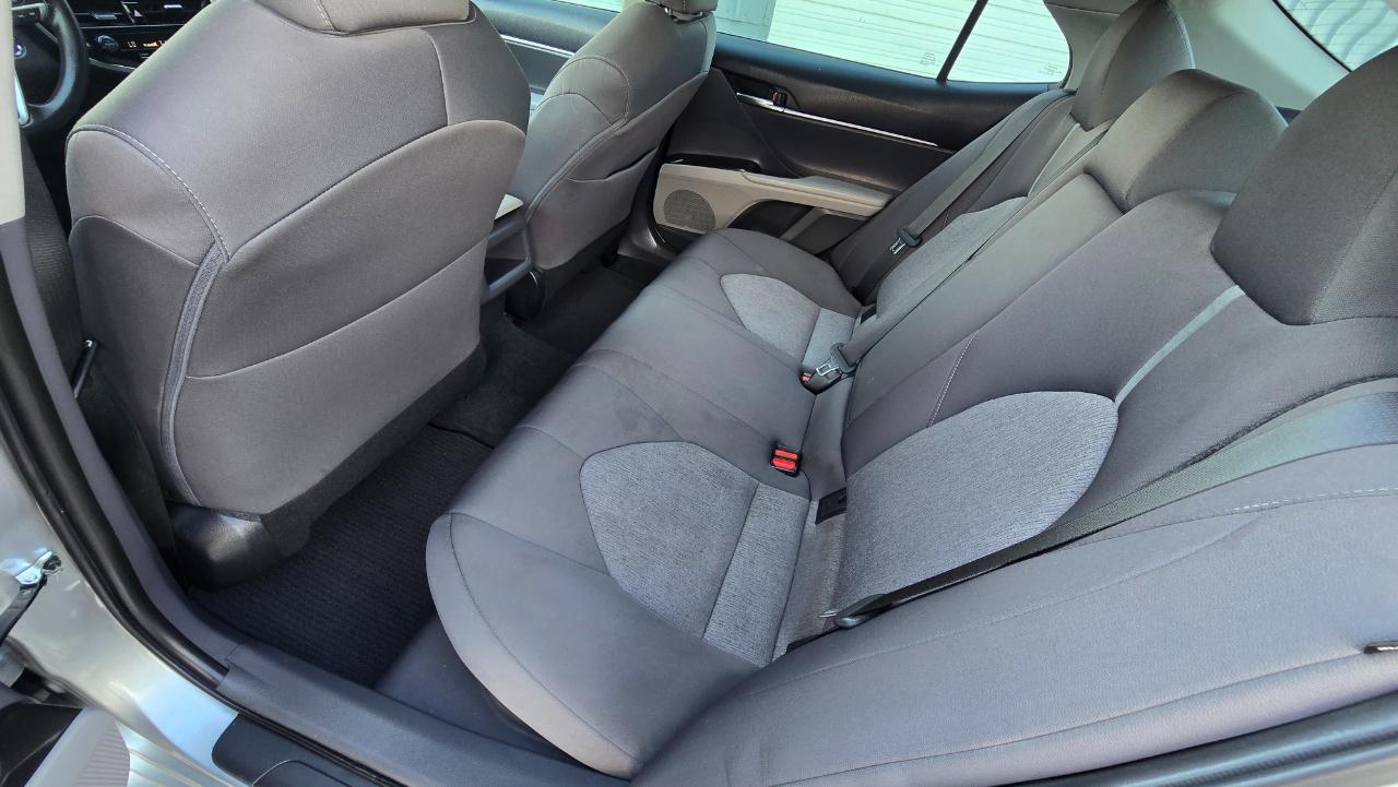 Toyota Camry Hybrid LE 2022