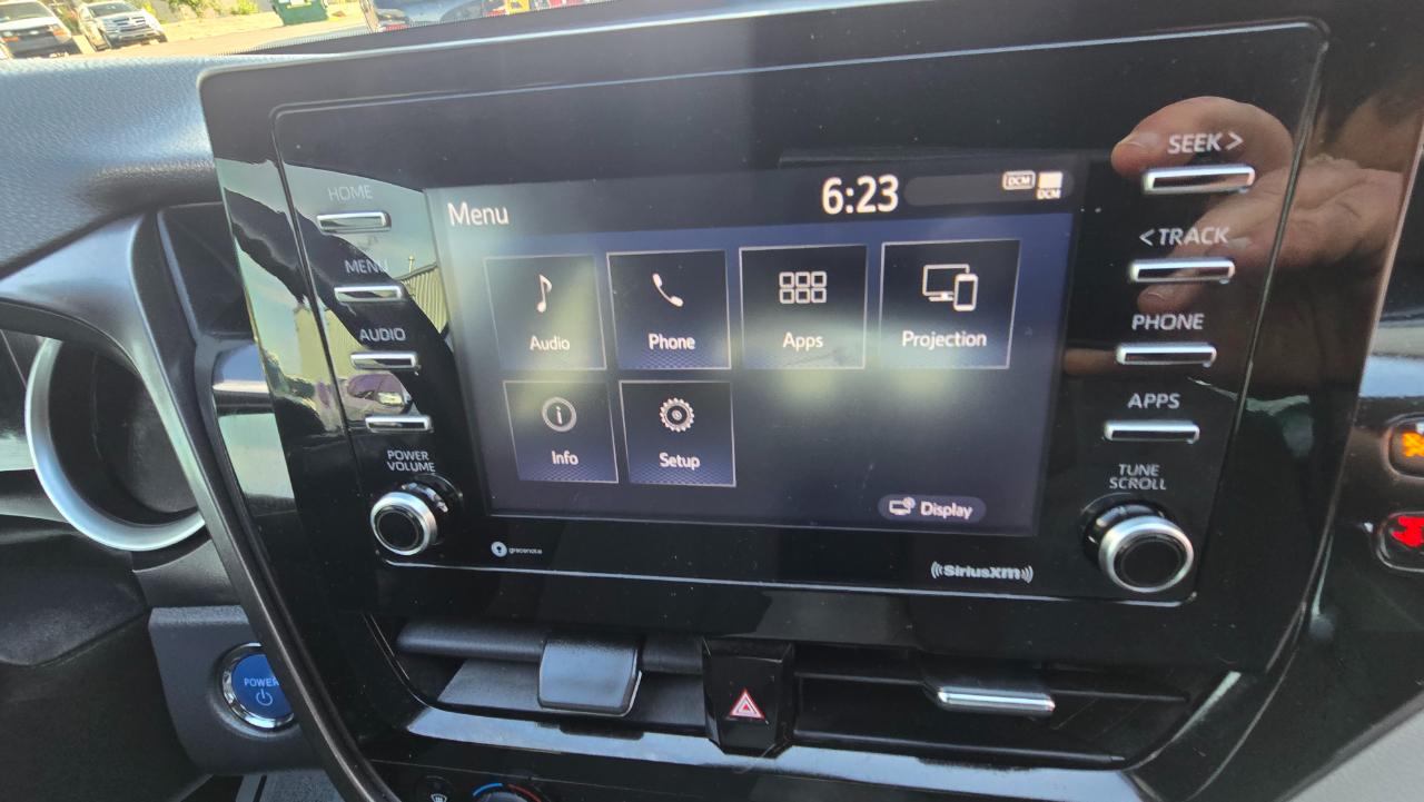 Toyota Camry Hybrid LE 2022