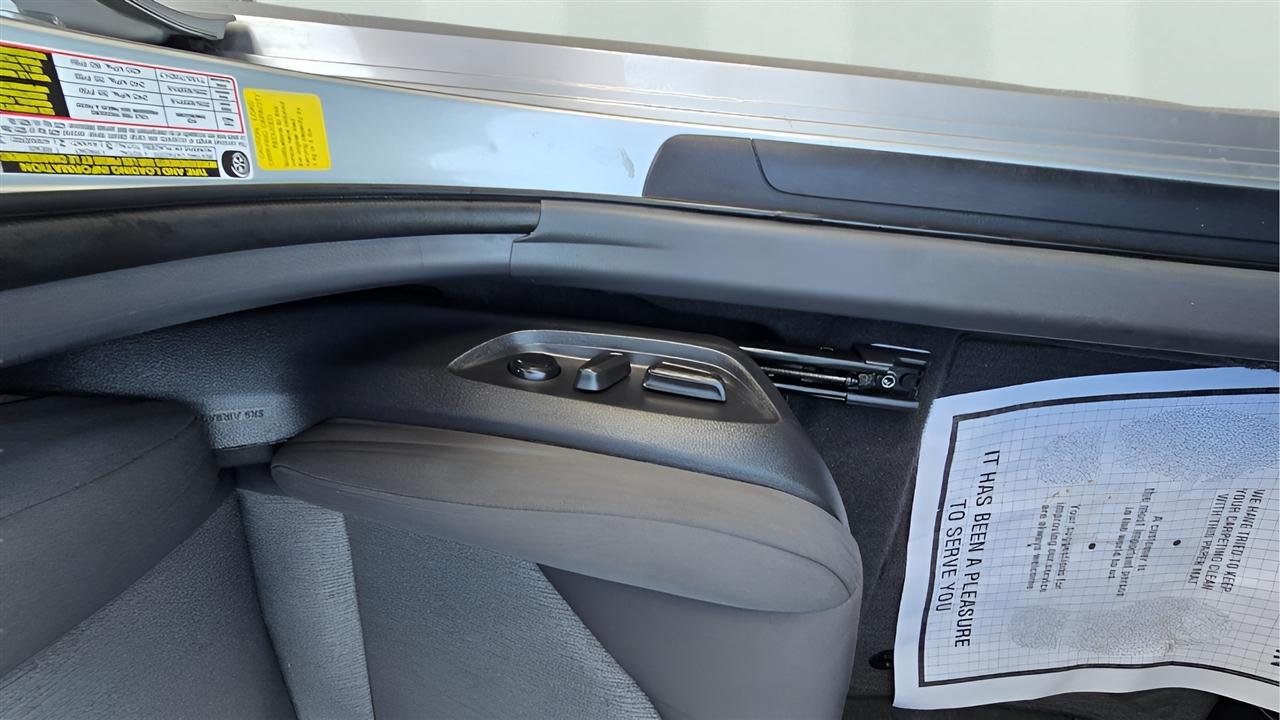Toyota Camry Hybrid LE 2022