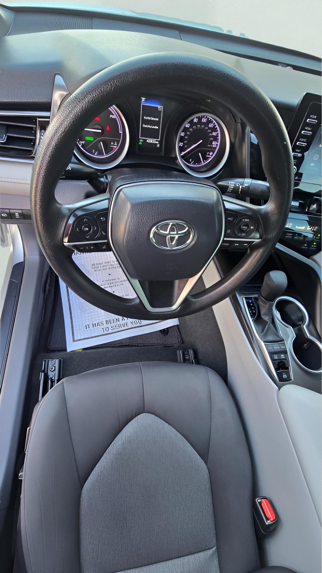 Toyota Camry Hybrid LE 2022