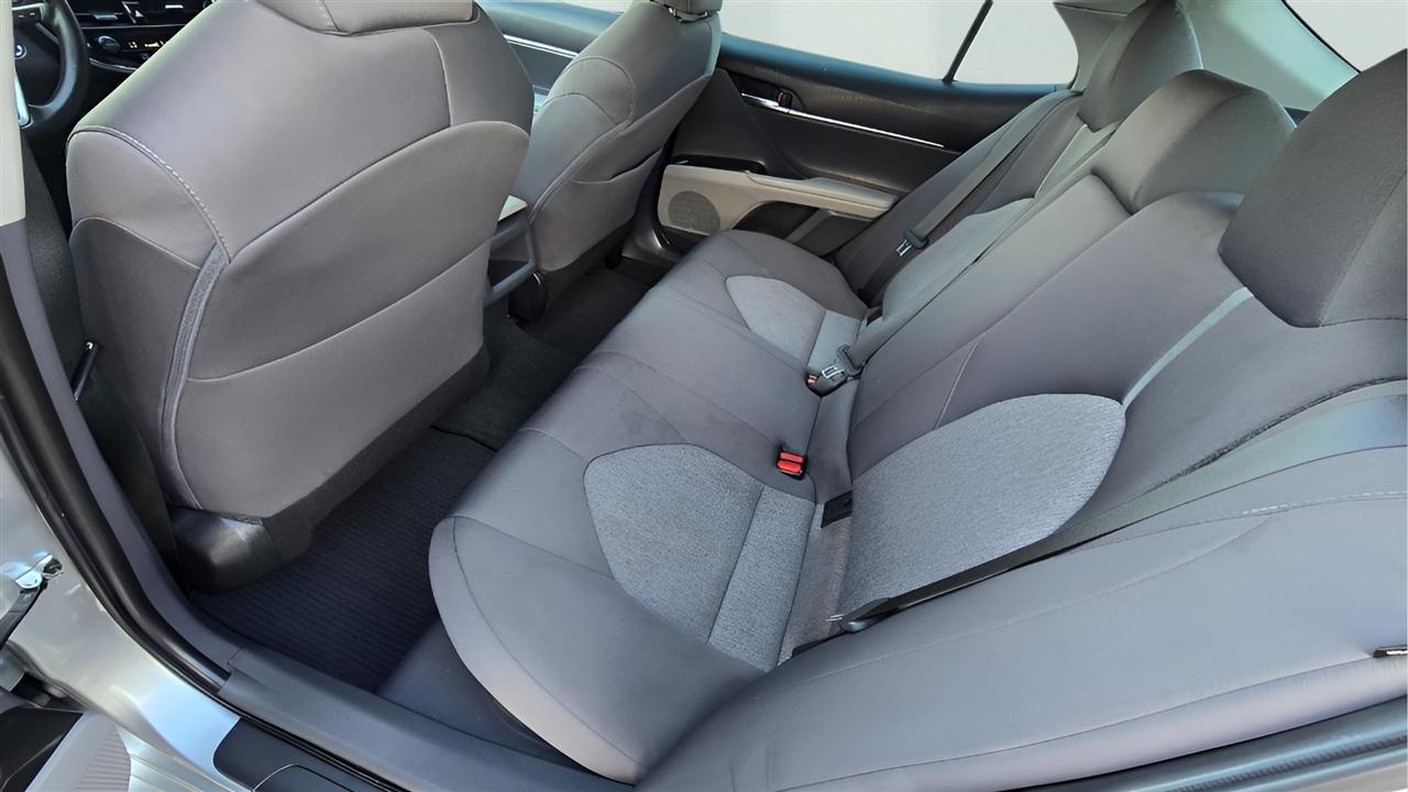 Toyota Camry Hybrid LE 2022