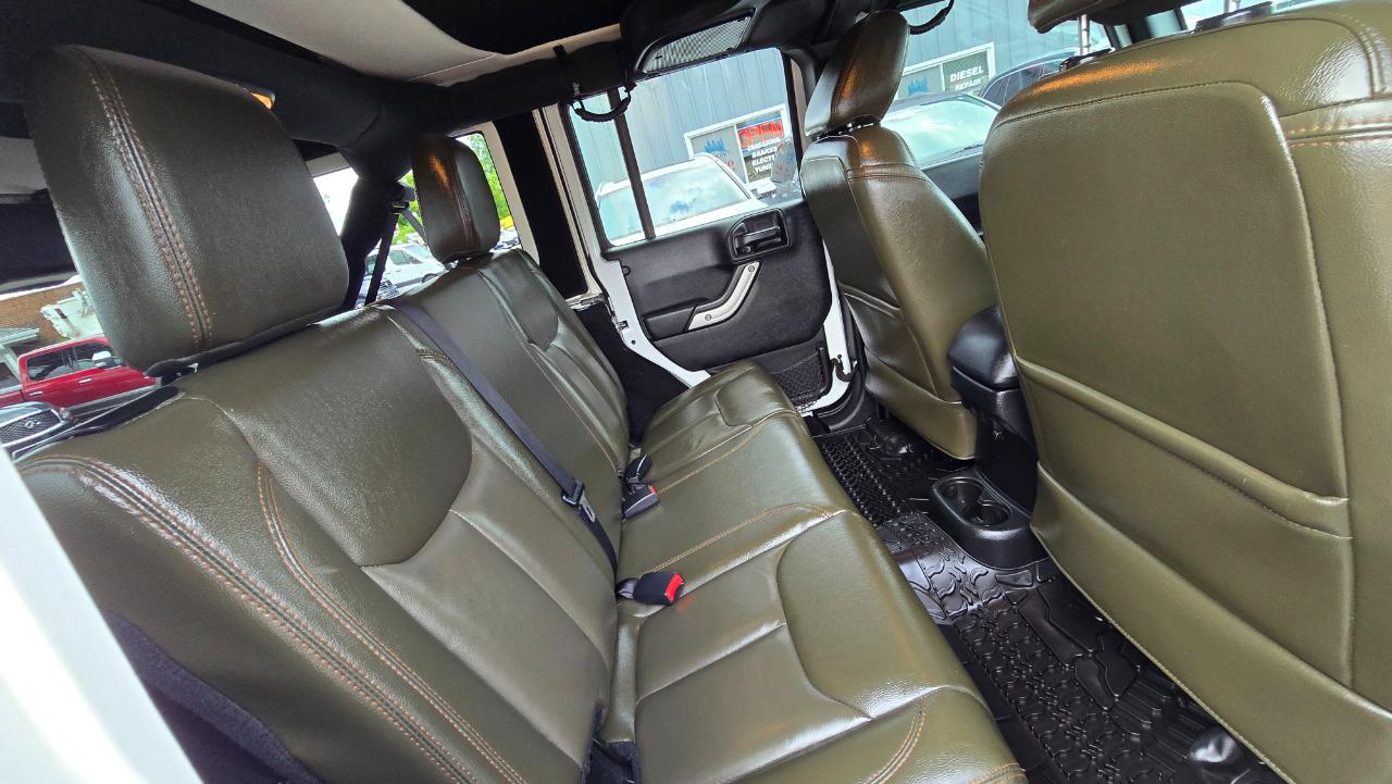 Jeep Wrangler Unlimited Sahara 4WD 2016