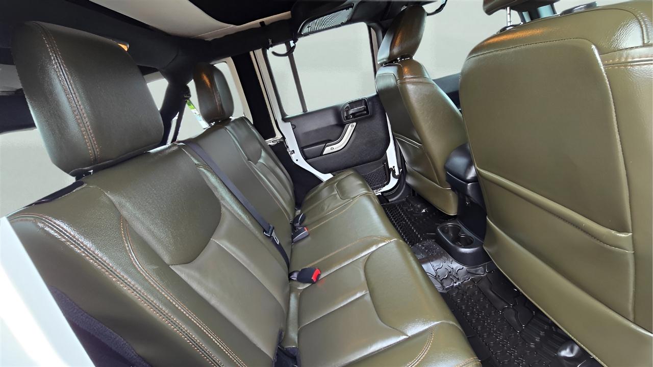 Jeep Wrangler Unlimited Sahara 4WD 2016