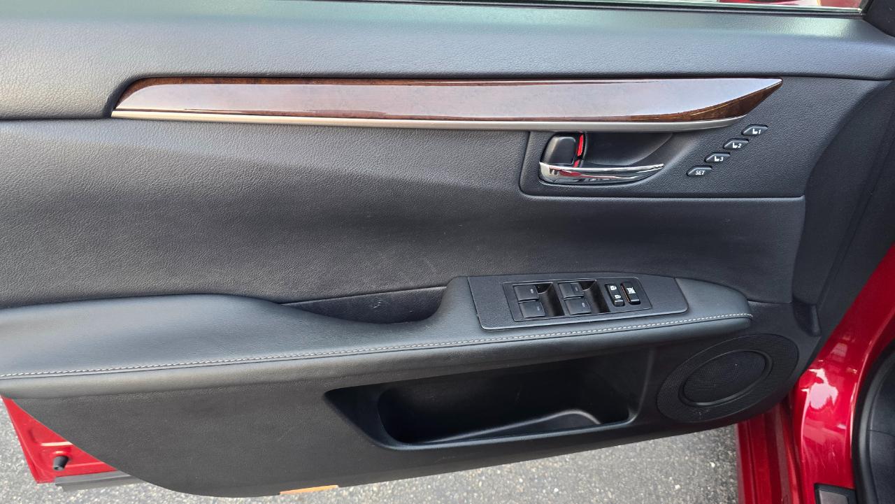 Lexus ES 350 Sedan 2015