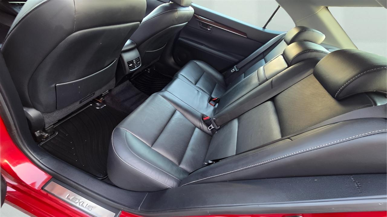 Lexus ES 350 Sedan 2015