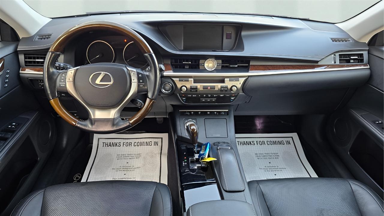 Lexus ES 350 Sedan 2015