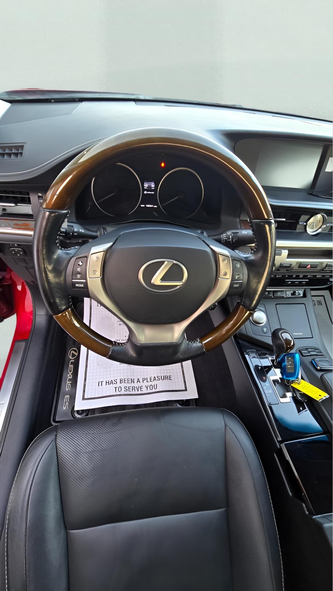 Lexus ES 350 Sedan 2015