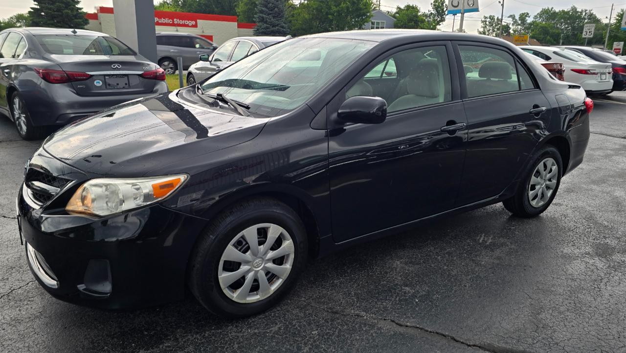 Toyota Corolla LE 4-Speed AT 2011
