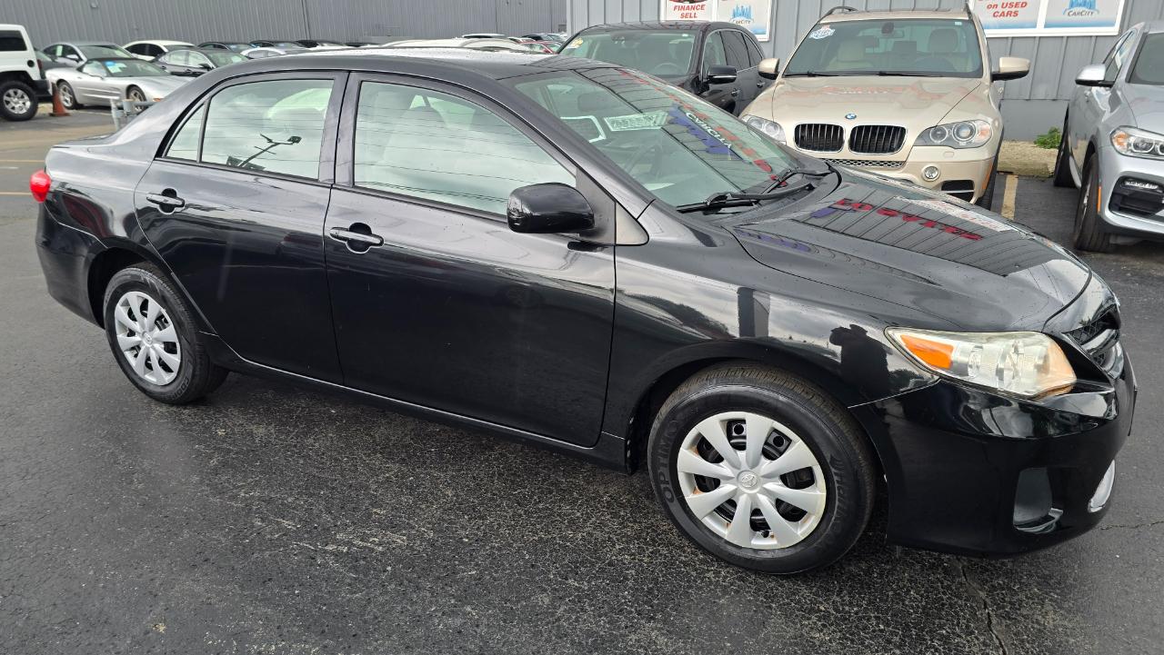 Toyota Corolla LE 4-Speed AT 2011