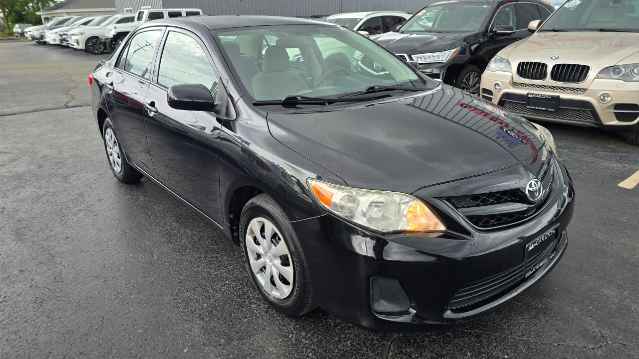 Toyota Corolla LE 4-Speed AT 2011